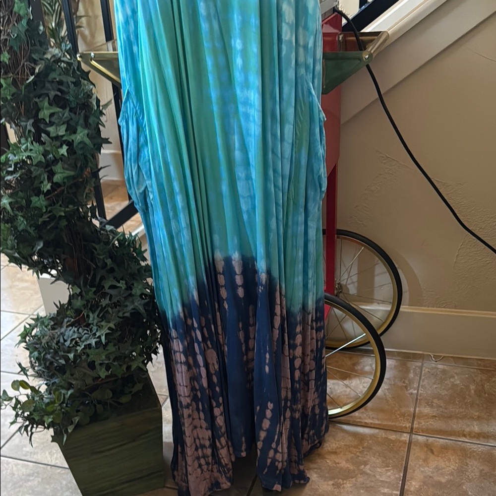 Spirit Blue and Green Tie-Dye Maxi Dress - Picture 3 of 7
